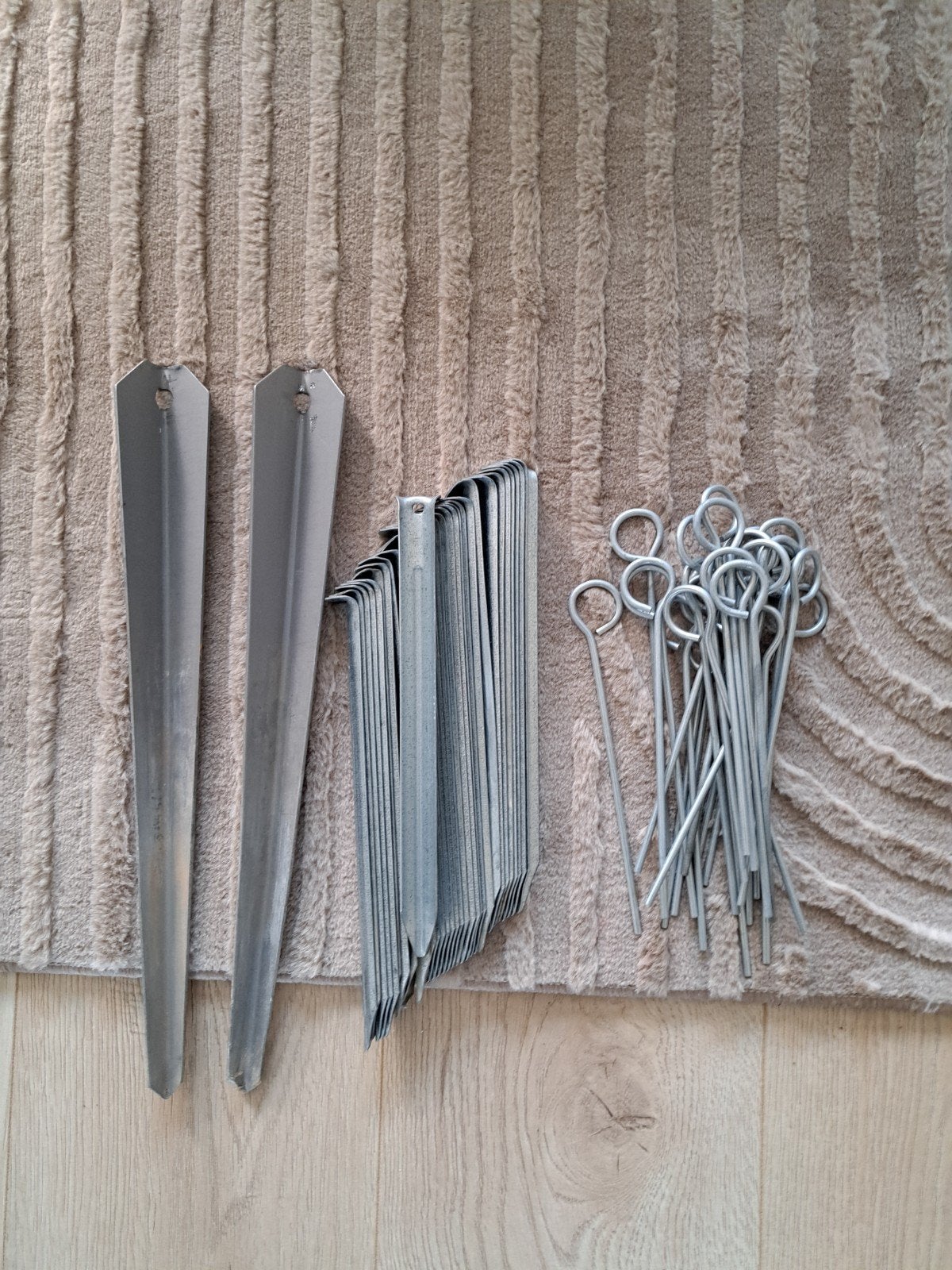 ijzeren haringen 30 x   2x grote haringen  en kleinere penne, Caravans en Kamperen, Ophalen of Verzenden