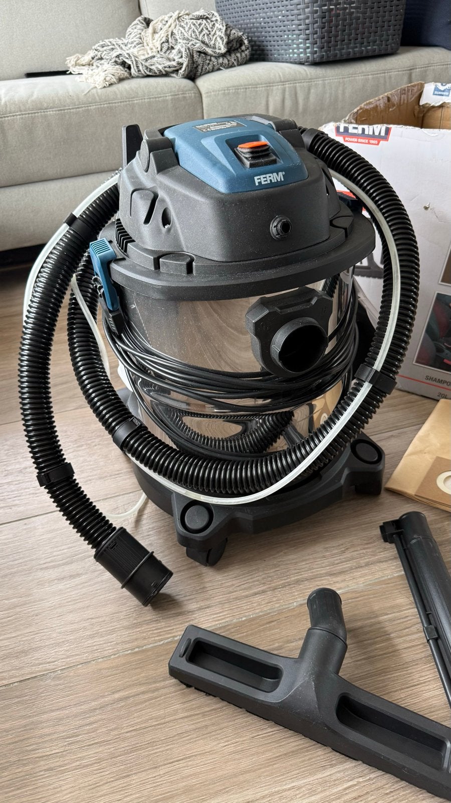 FERM VCM1008 Shampoo Stofzuiger - 4-in-1 Nat/Droog, Ophalen of Verzenden, Zo goed als nieuw, Industriële stofzuiger, Reservoir