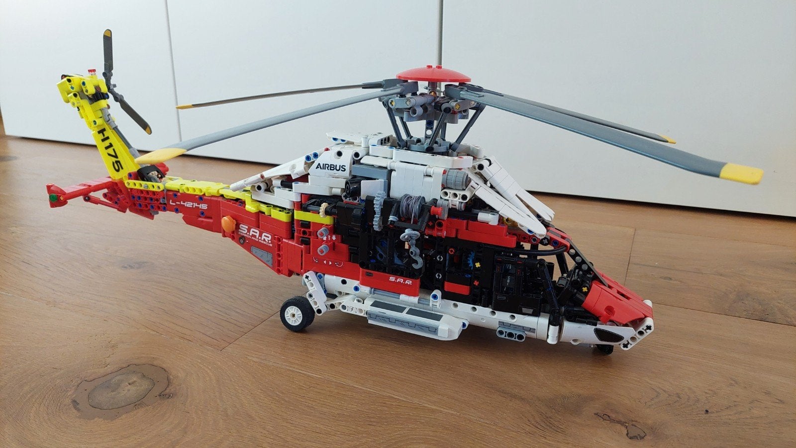 Lego Technic 42145 Airbus H175 Reddingshelikopter, Ophalen of Verzenden, Zo goed als nieuw, Lego