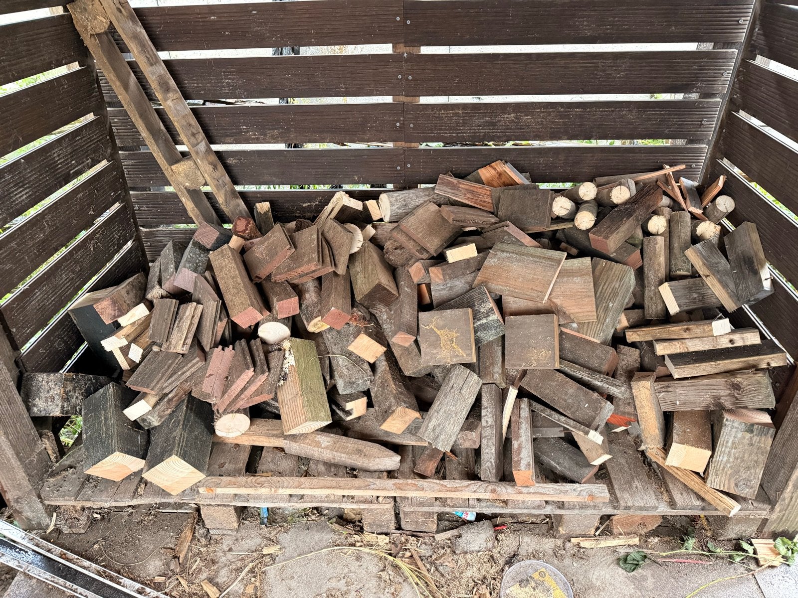 Diverse houtblokken en resthout voor brandhout, Tuin en Terras, Minder dan 3 m³, Ophalen, Overige houtsoorten, Blokken