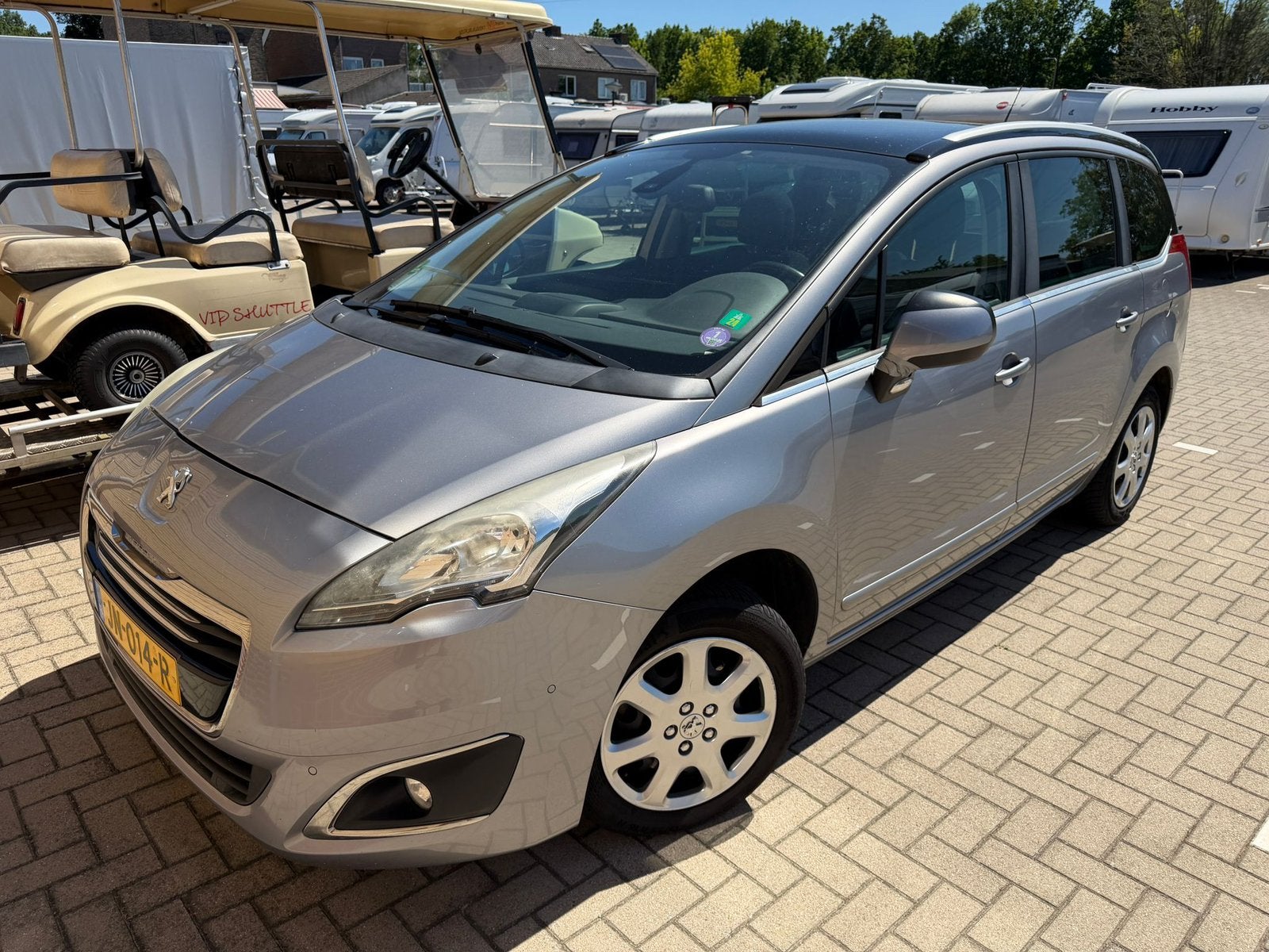 Peugeot 5008 1.2 Puretech 96KW 2016 Grijs, Voorwielaandrijving, 745 kg, 1199 cc, Origineel Nederlands
