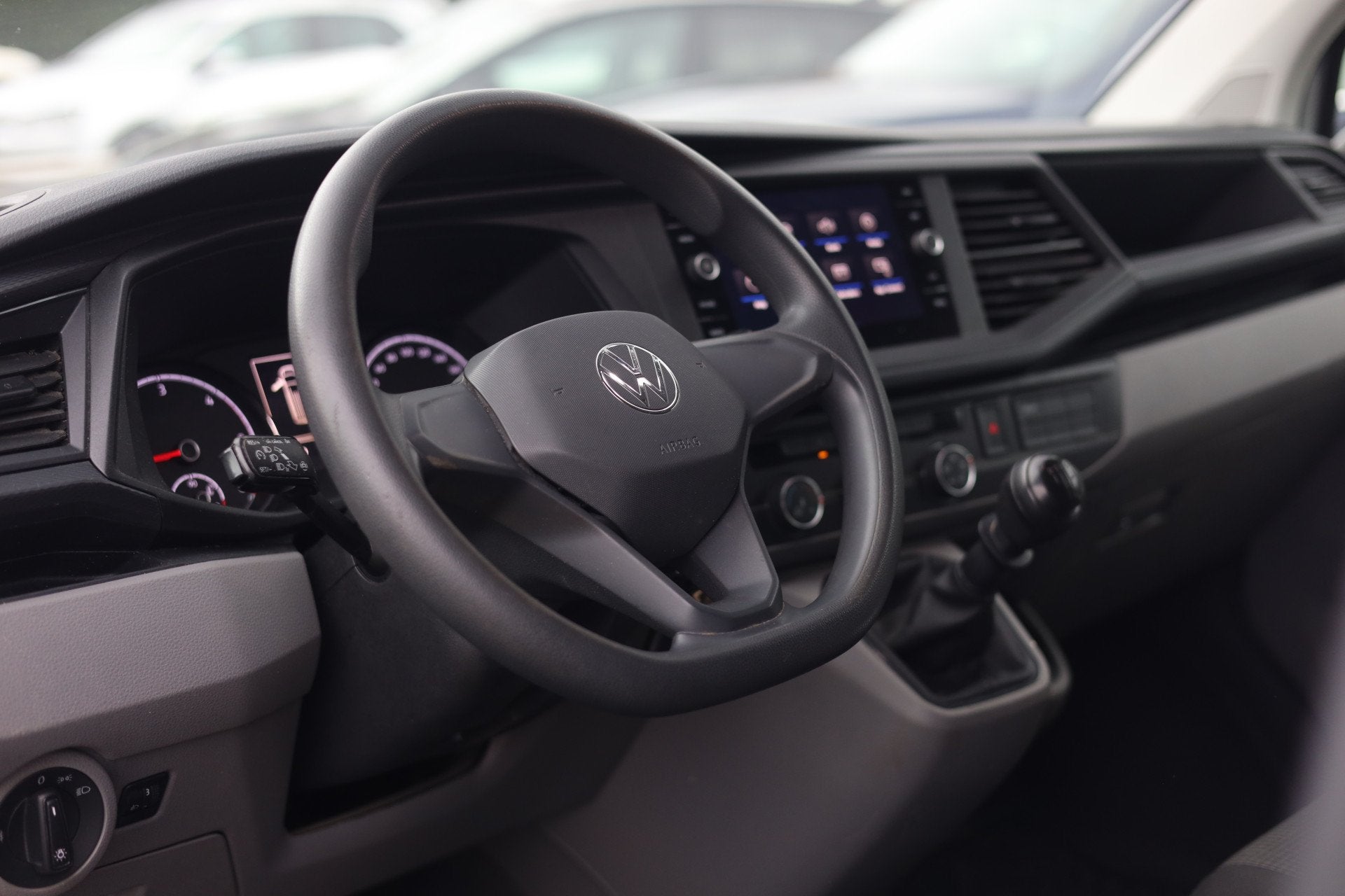 Volkswagen Transporter 2.0 TDI L1H1 AIRCO | CRUISE | CARPLAY, Voorwielaandrijving, Stof, Gebruikt, 4 cilinders