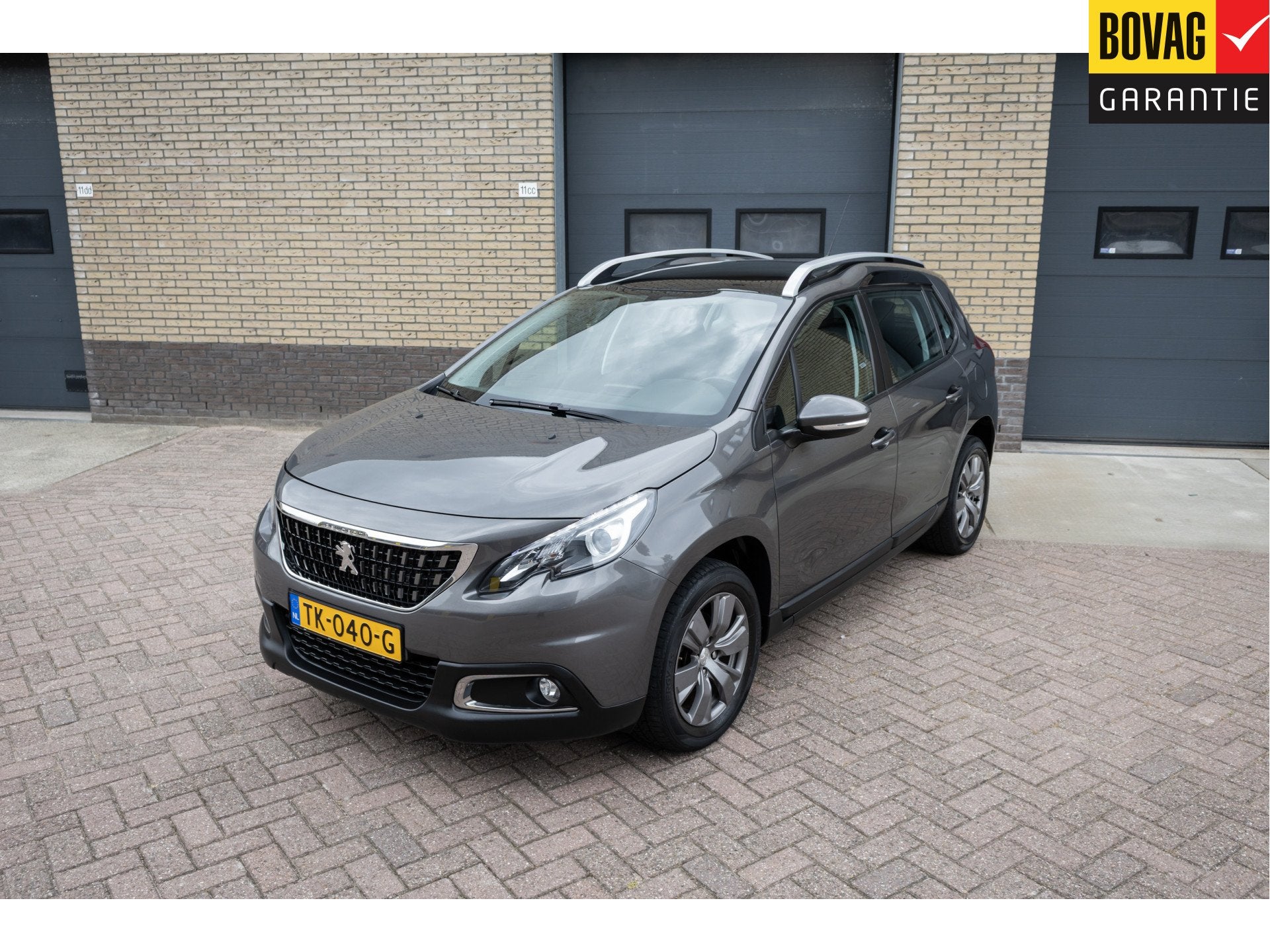 Peugeot 2008 1.2 PureTech Blue Lion (bj 2018, automaat), 1199 cc, Met garantie (alle), Origineel Nederlands, Bedrijf