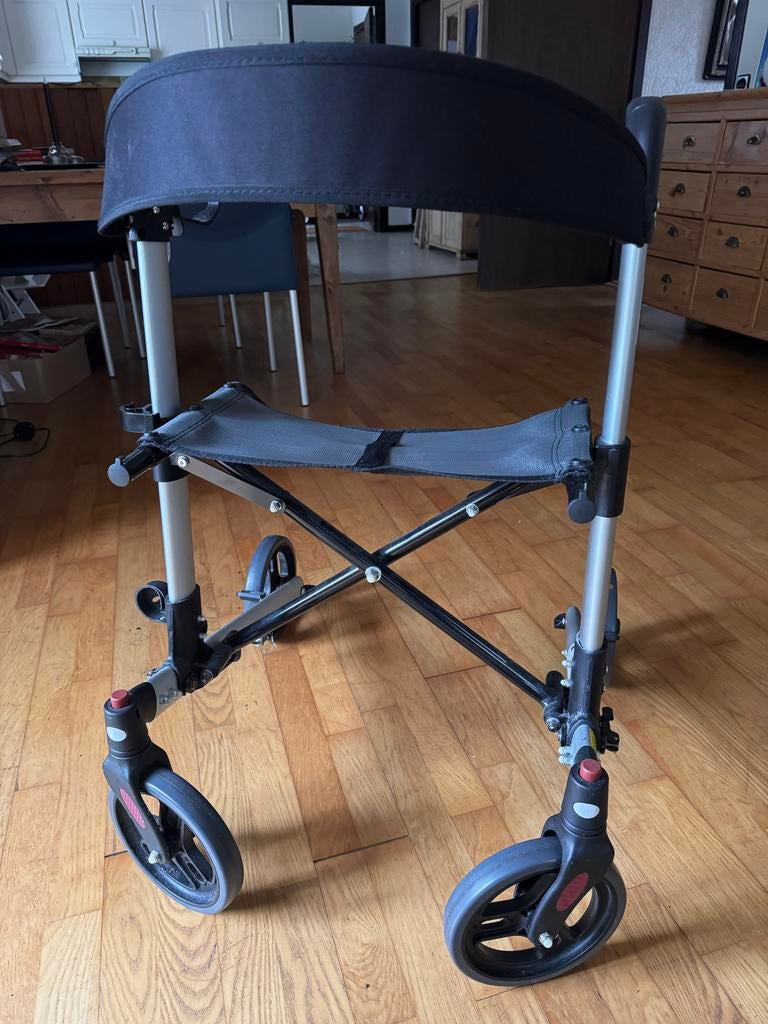 Opvouwbare lichtgewicht rollator, Ophalen of Verzenden, Opvouwbaar, Zo goed als nieuw