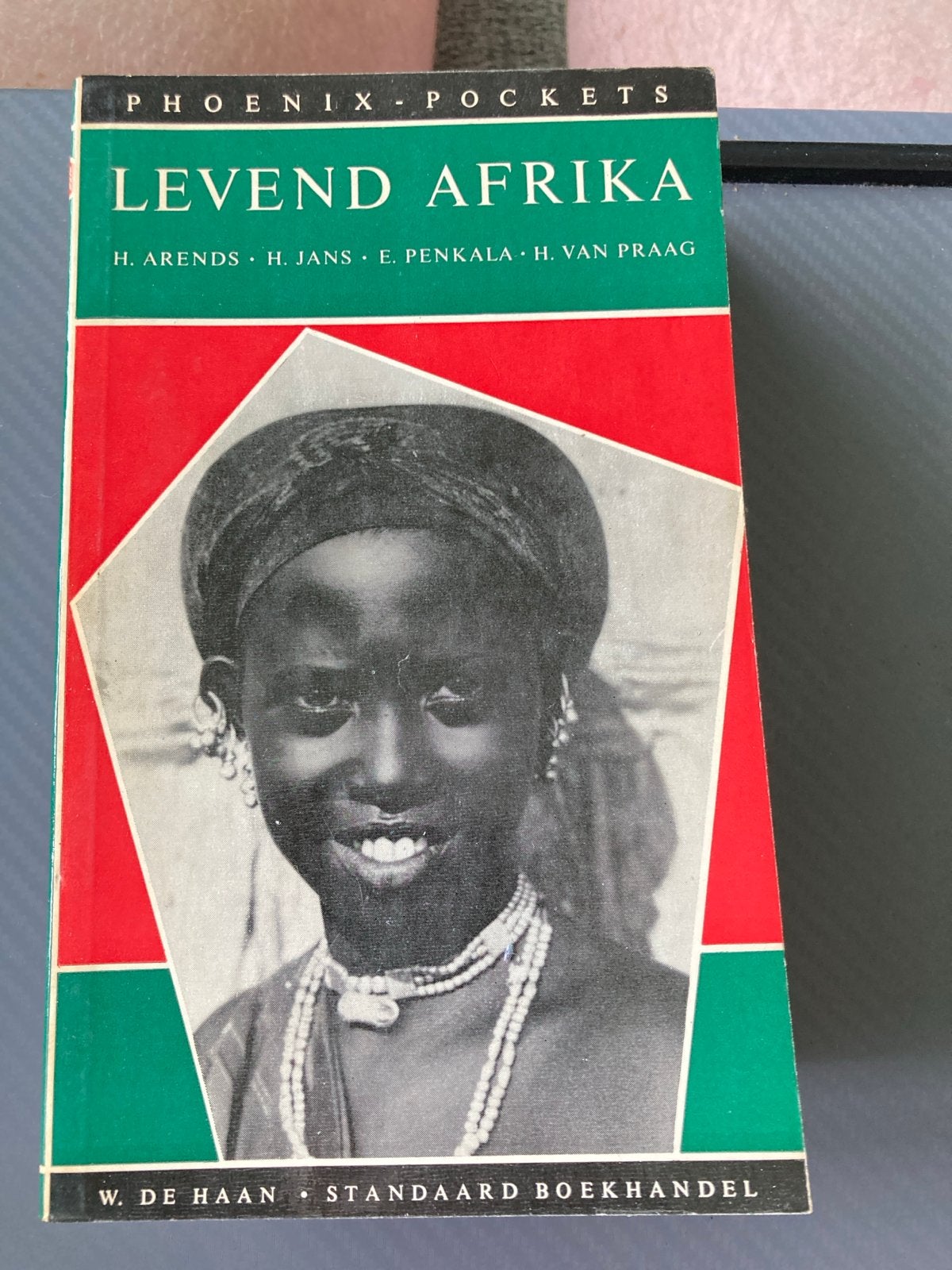Levend Afrika - Phoenix Pockets, Boeken, Ophalen of Verzenden, Gelezen, Europa overig