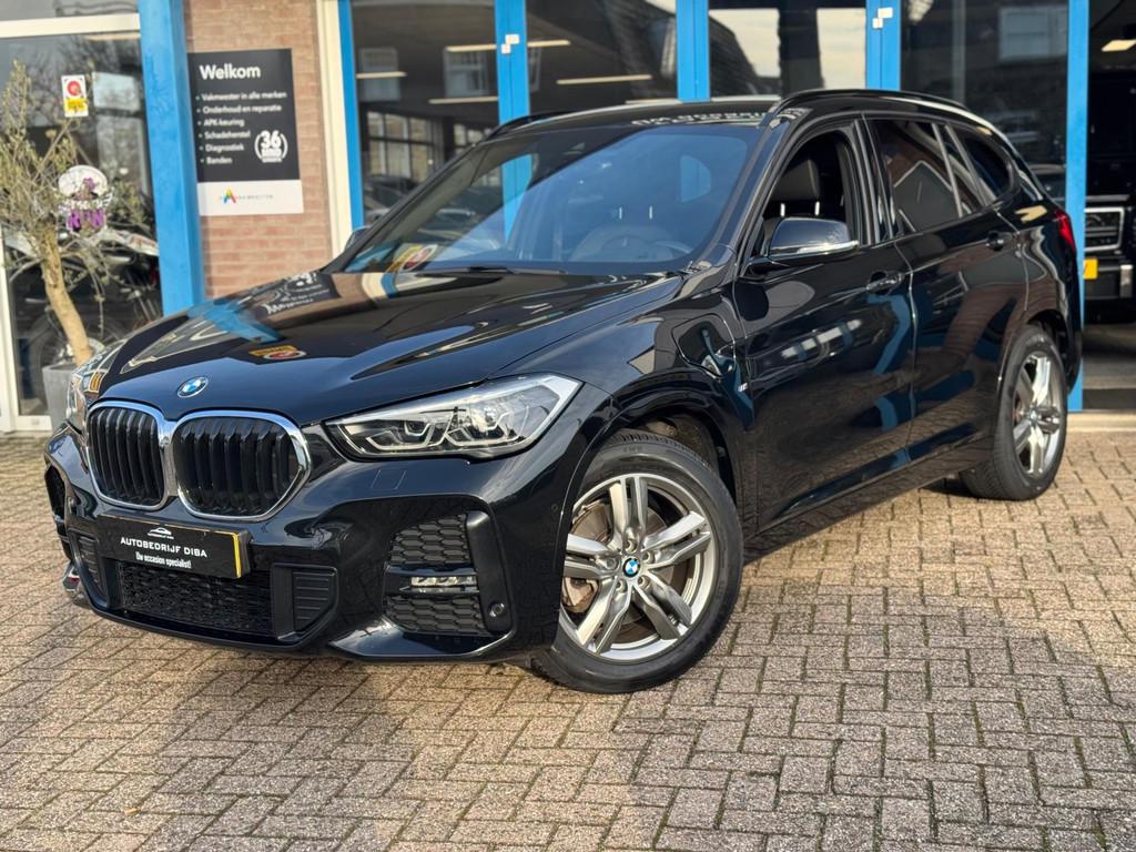 BMW X1 XDrive25e eDrive M-Pakket 2021 AUT CLIMA LEDER NAP!, 8 kWh, 125 pk, Gebruikt, Zwart