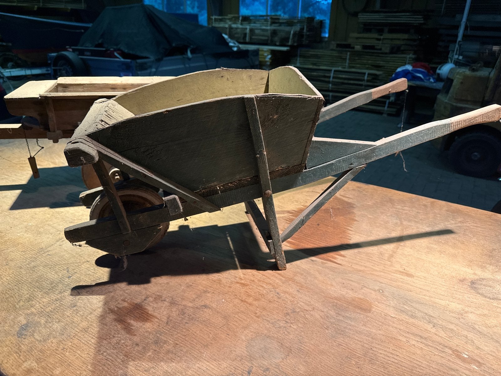 Decoratieve houten kruiwagen - Vintage look, Ophalen of Verzenden