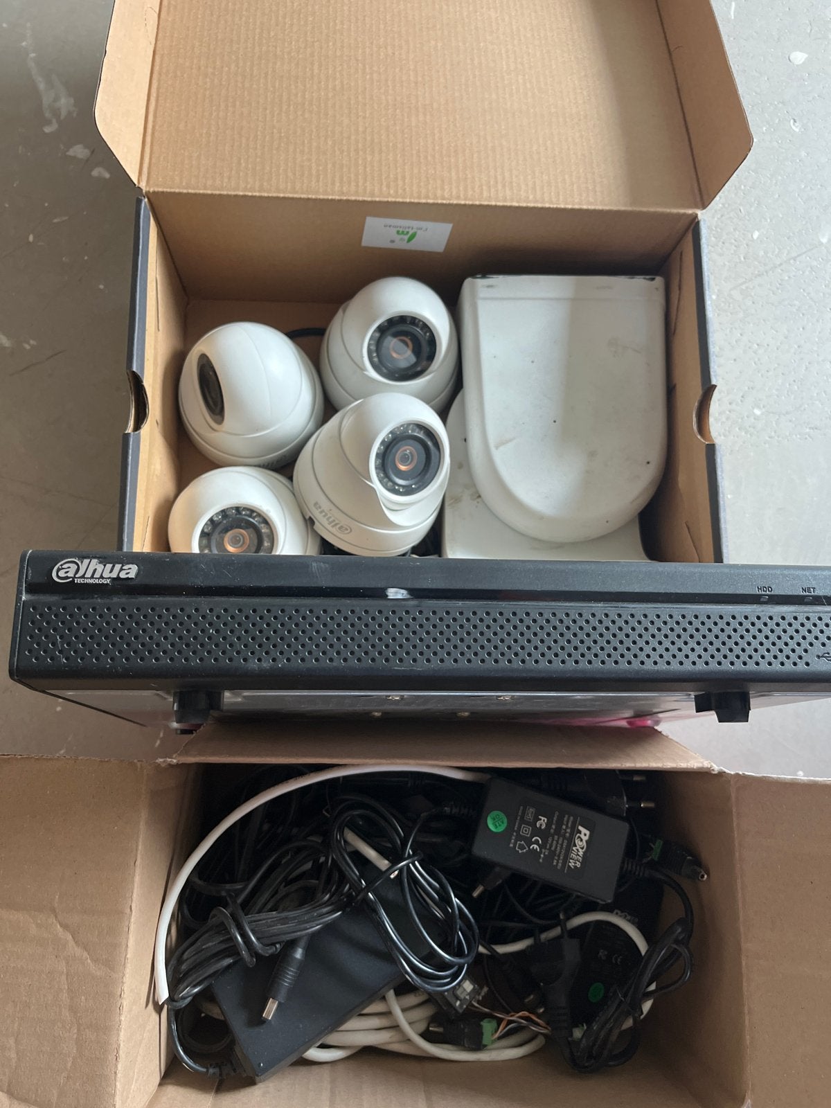 Dahua Beveiligingscamerasysteem met DVR en 4 camera's, Ophalen of Verzenden, Gebruikt, Buitencamera