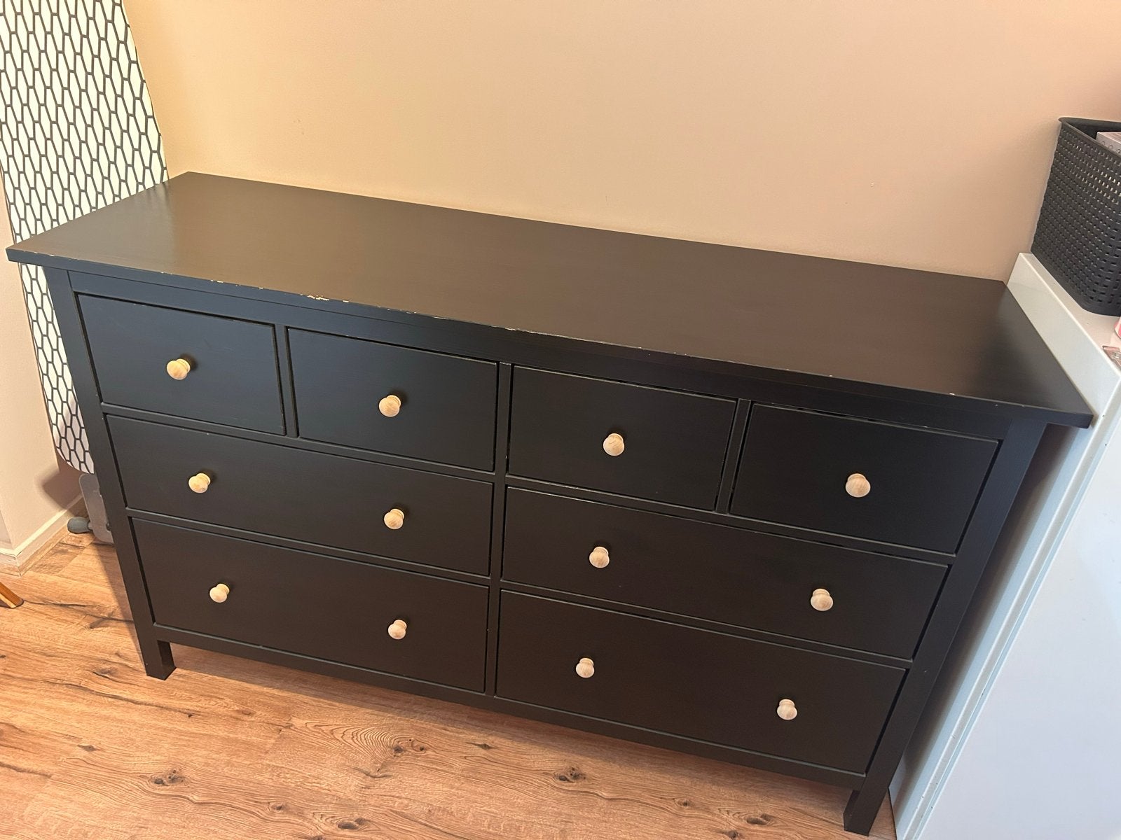 Hemnes ladekast/commode met beschadigd bovenblad, Ophalen, Gebruikt, 50 tot 70 cm, 100 cm of meer
