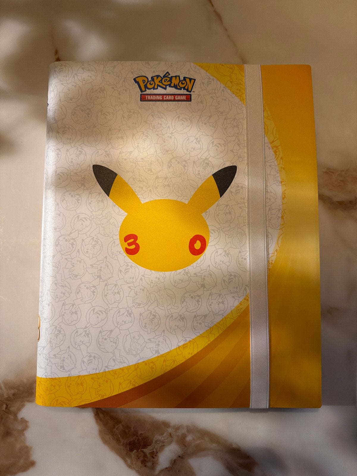 Pokémon Celebrations Complete Base Set + Illustration Rares, Ophalen of Verzenden, Zo goed als nieuw, Meerdere kaarten, Foil