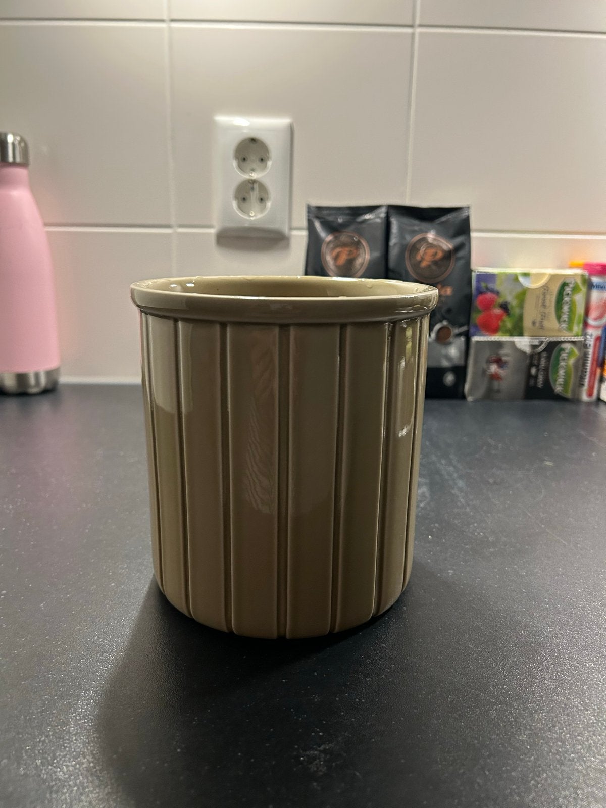 Mooie geribbelde pot van Sostrene Grene, Porselein of Keramiek, Rond, Pot of Kruik, Geribbeld