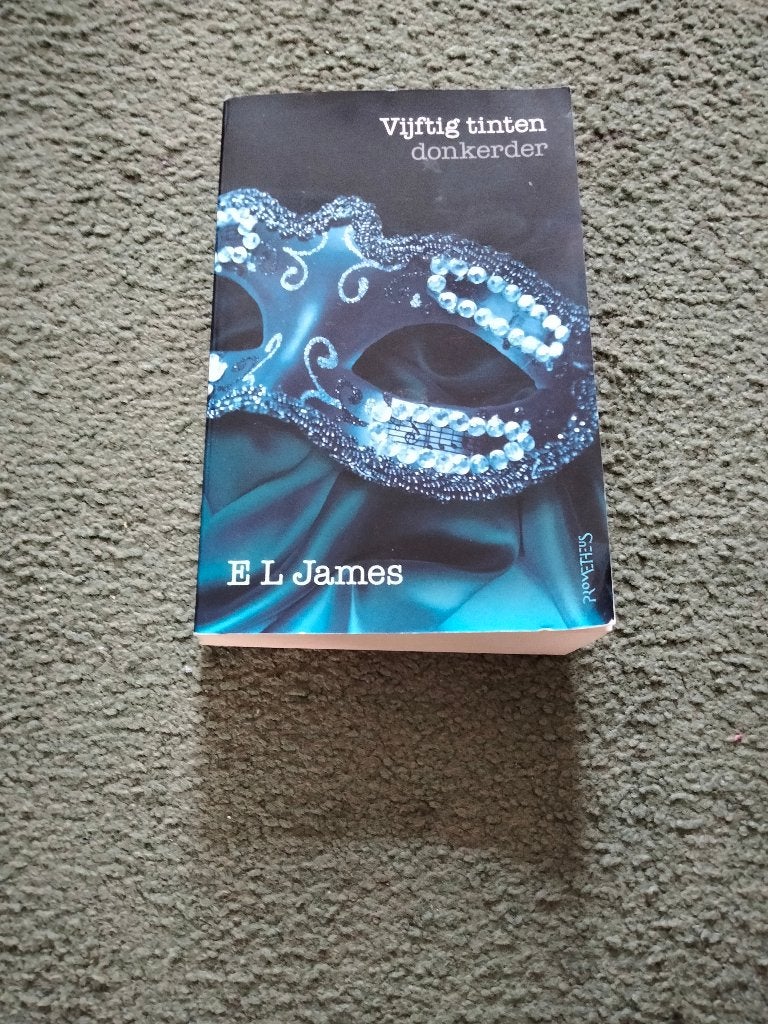 Vijftig tinten donkerder - E L James, Boeken, Ophalen, Zo goed als nieuw, Nederland, E L James
