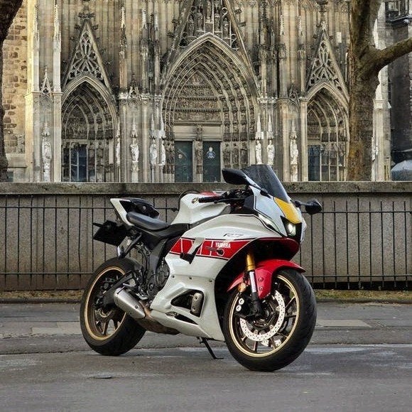 Yamaha YZF-R7 Anniversary (2022), 2 cilinders, Traction Control, Motorrijbewijs A, Gebruikt