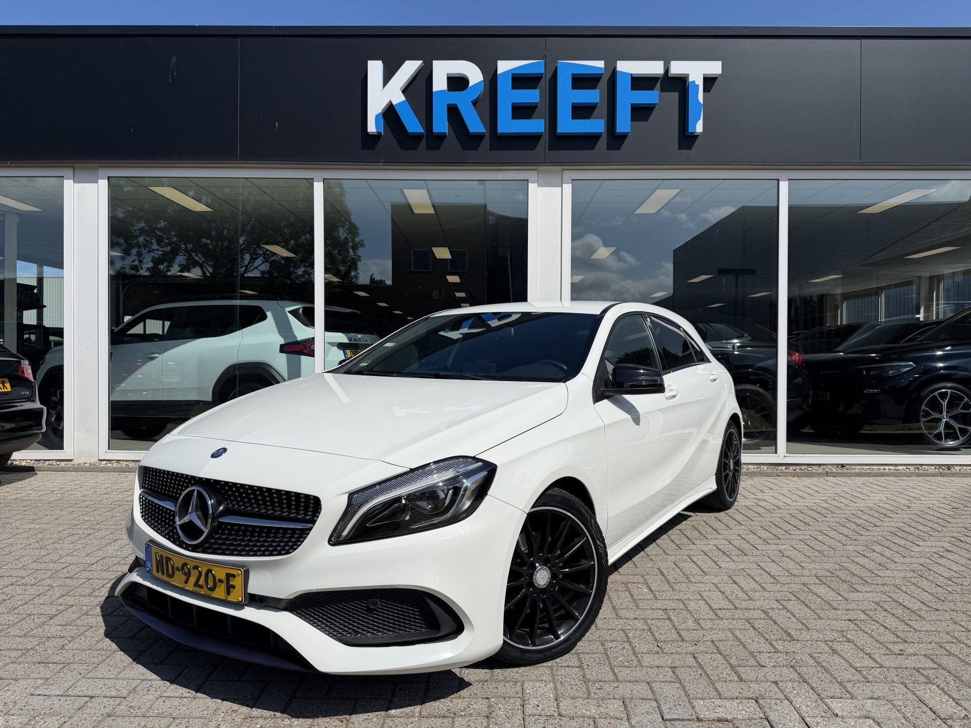 Mercedes-Benz A-Klasse 160 AMG Night Edition Plus Hele mooie, Voorwielaandrijving, Gebruikt, 4 cilinders, Met garantie (alle)