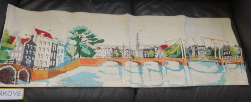 AAN DE GRACHT * GEBORDUURD * Sfeervol *, Textiel, Zo goed als nieuw, 102 cm, Handgemaakt