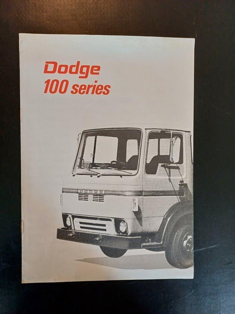 DODGE 100 series brochure folder origineel NL, Verzenden, Zo goed als nieuw, Overige merken