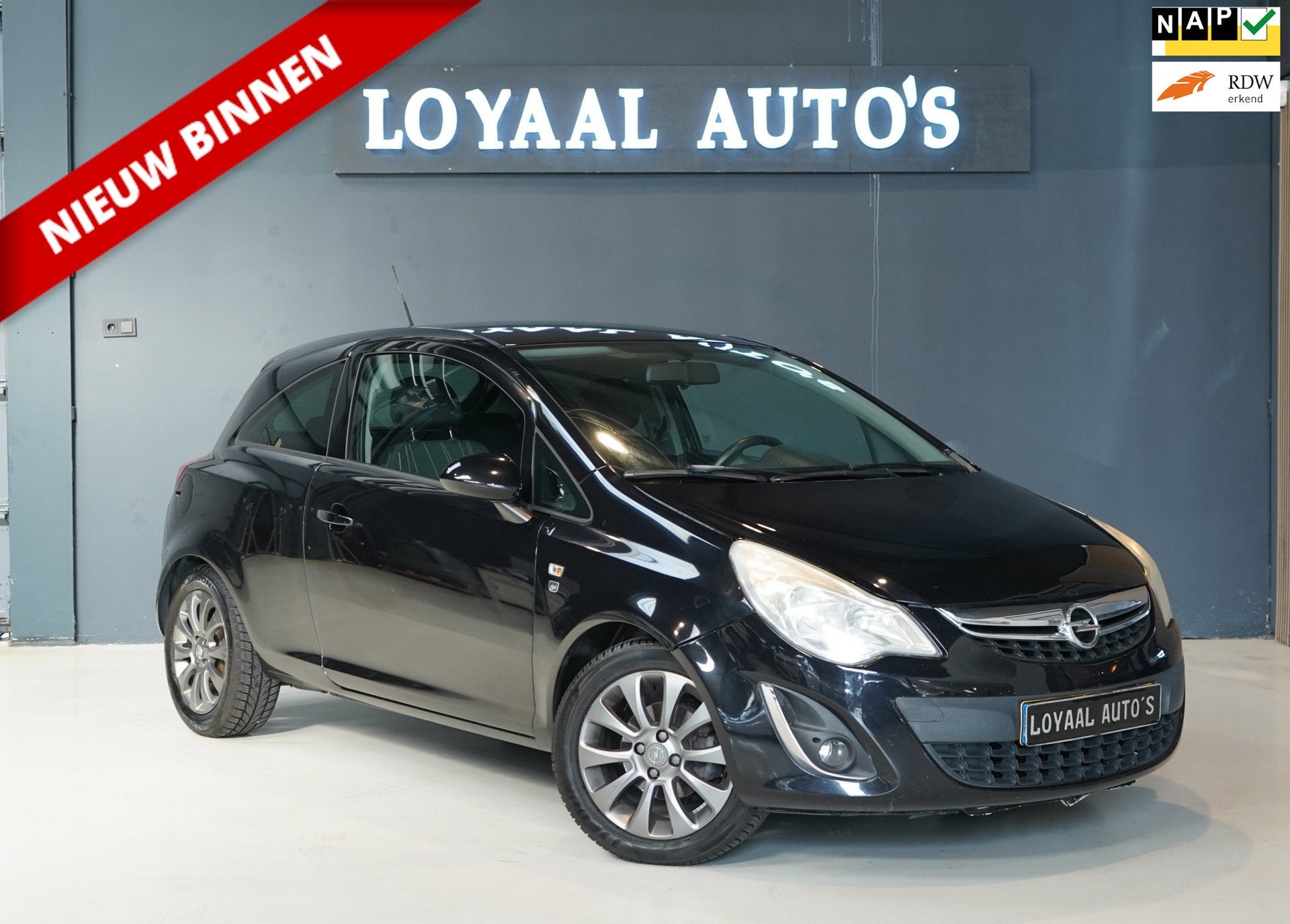 Opel Corsa 1.2-16V '111' Edition | NAP | AIRCO | ELEK. RAMEN, Auto's, Voorwielaandrijving, Euro 5, Zwart, Origineel Nederlands