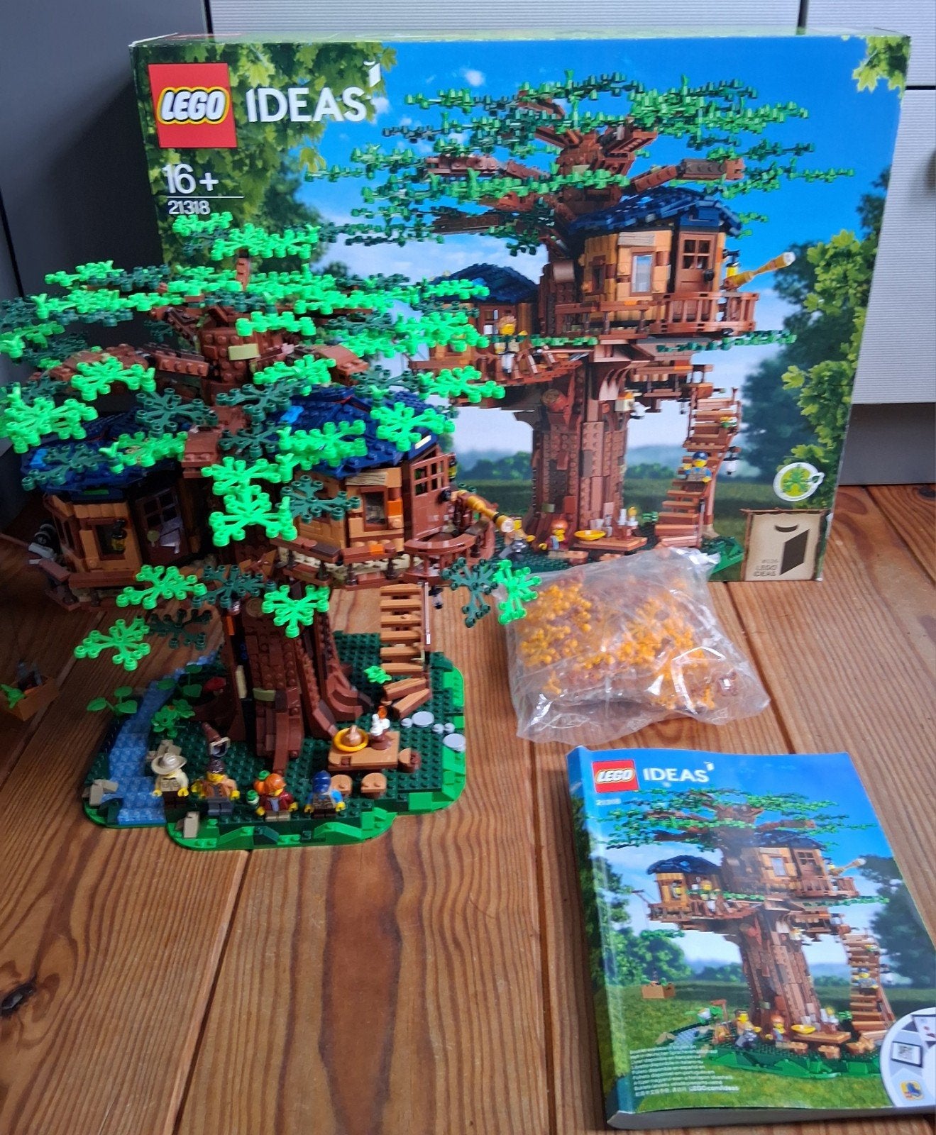 Lego creator Boomhut 21318 complete set met doos en bouwboek, Kinderen en Baby's, Speelgoed | Duplo en Lego, Ophalen of Verzenden