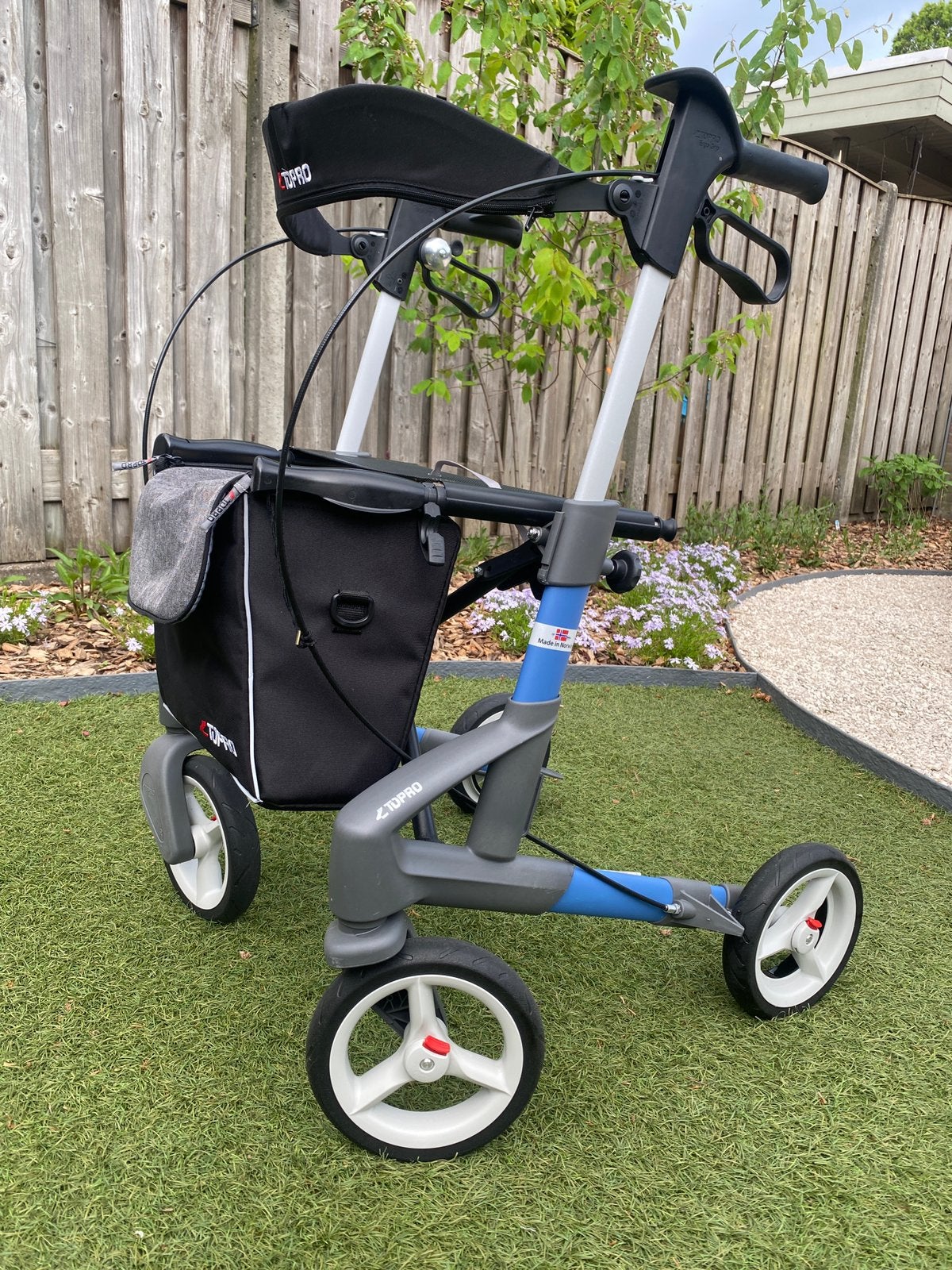 Topro Troja 5G - maat S - rollator met tas en rugband, Diversen, Rollators, Zo goed als nieuw, Lichtgewicht, Opvouwbaar, Ophalen