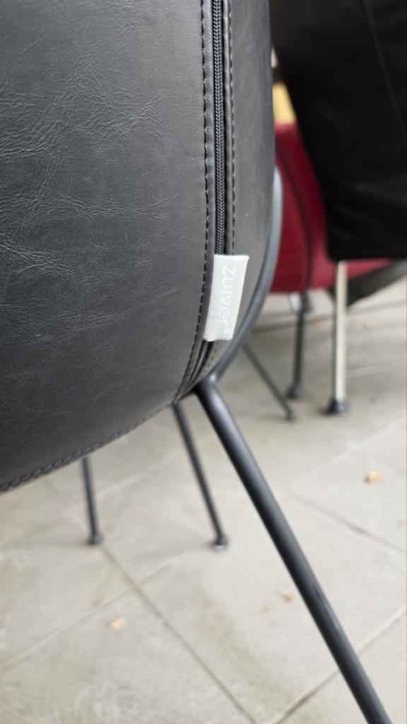 Set van 4 Zuiver Design Stoelen – Zwart Kunstleer, Huis en Inrichting, Stoelen, Ophalen, Gebruikt, Schootenweg 2, 5751 EZ Deurne, Nederland