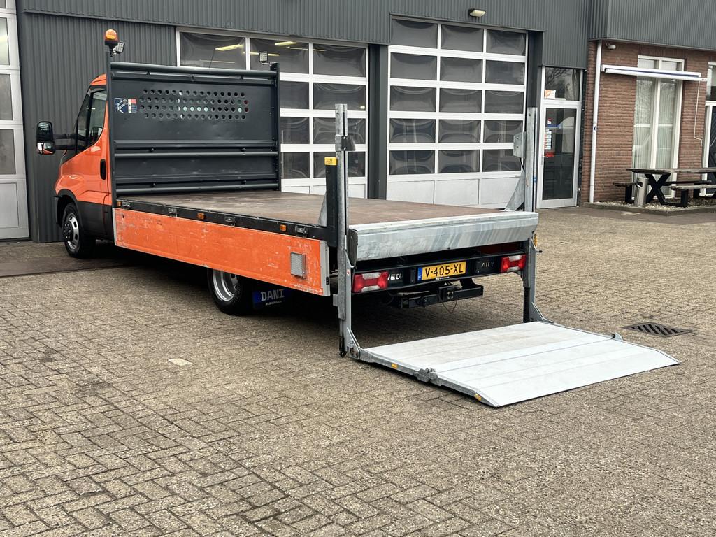 Iveco Daily 35C14 2.3 375 Laadklep 500kg Trekhaak 3500kg tre, Auto's, Bestelauto's, 13 km/l, Gebruikt, Iveco, Origineel Nederlands