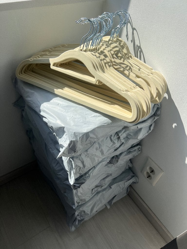 300PC Velvet kledinghangers, Kleding | Dames, Ophalen of Verzenden, Nieuw, Fluweel