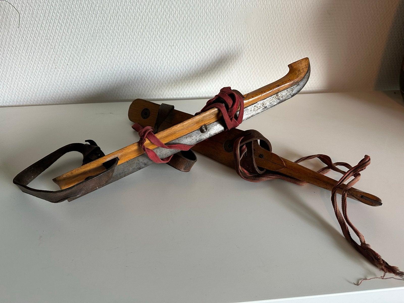 Antieke houten schaatsen - I. Nooitgedagt & Zn. IJlst, Antiek en Kunst, Antiek | Overige Antiek, Ophalen of Verzenden