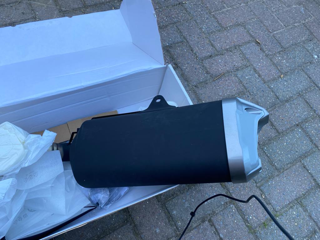Nieuwe originele Suzuki V-Strom 1050 XT uitlaat, Ophalen of Verzenden, Nieuw