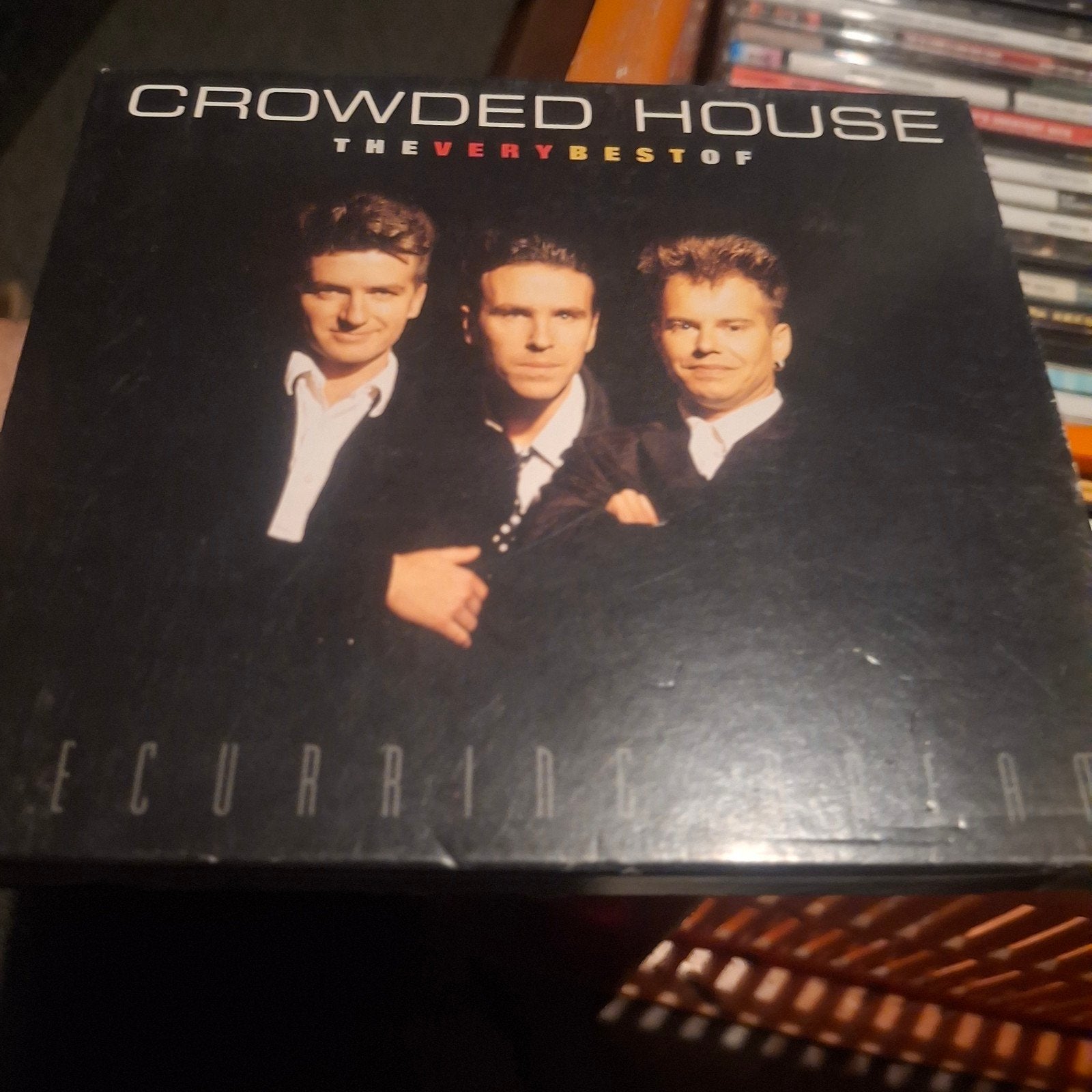 Crowded house, Ophalen of Verzenden