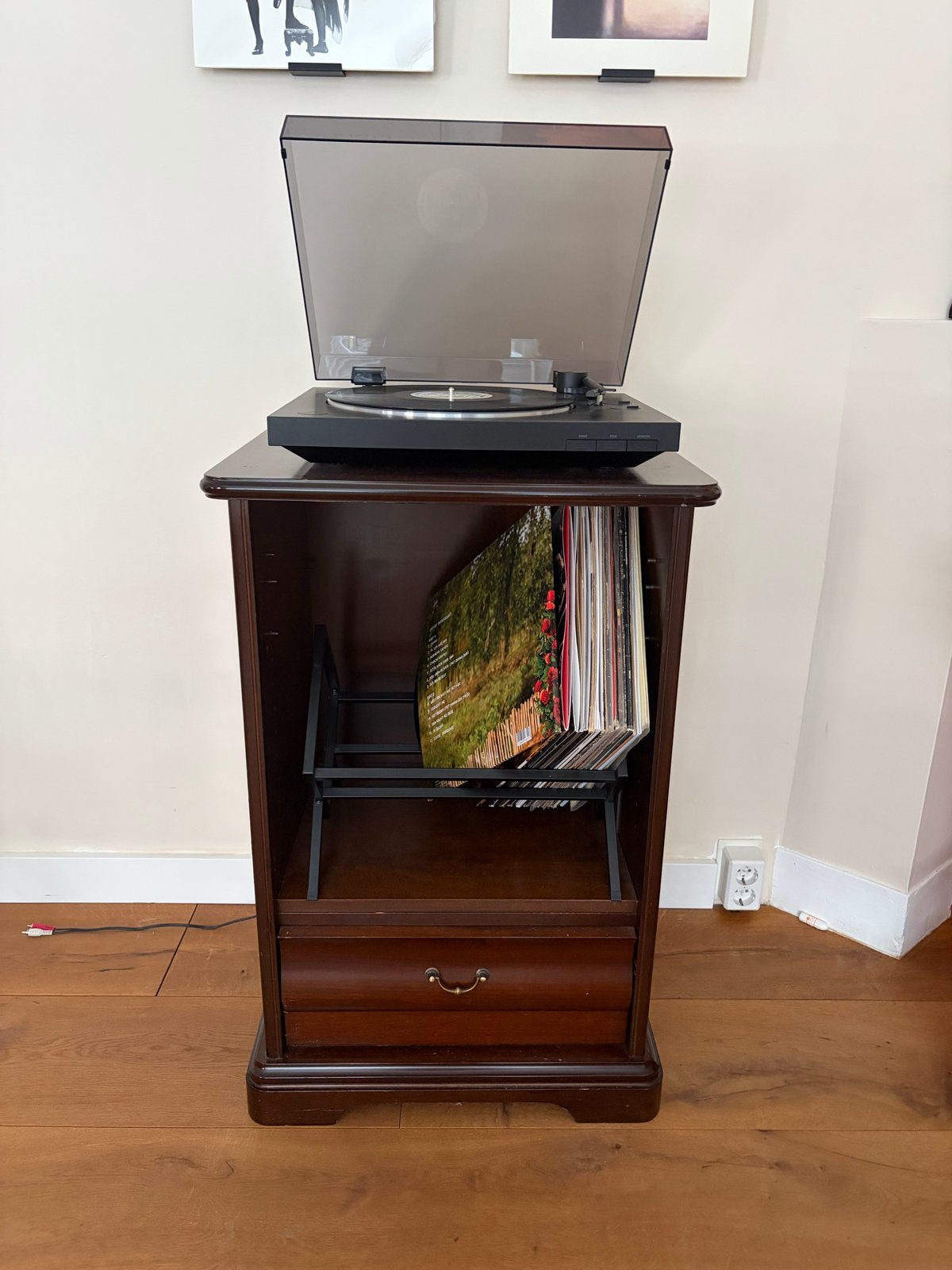 Houten meubel - kastje - platenspelerkastje - dressoir, Ophalen, Gebruikt, Hout, Cd's