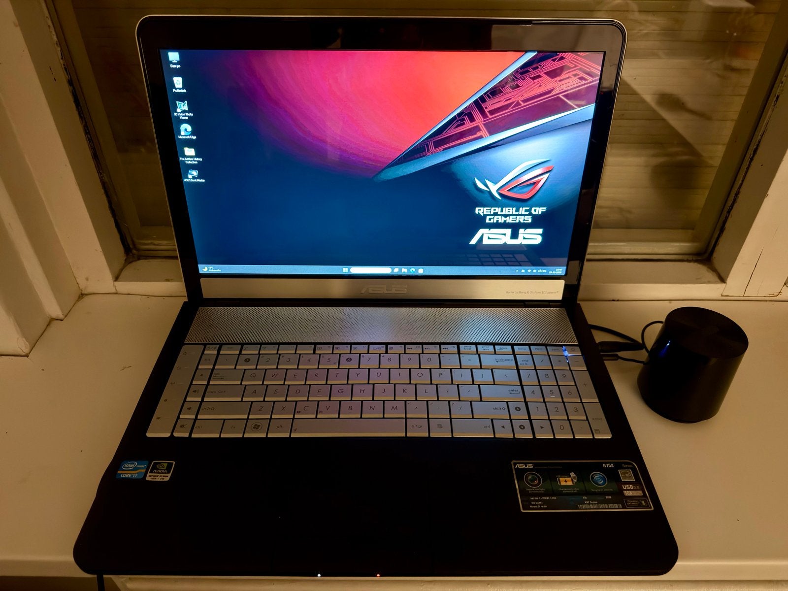 ASUS N75SF Laptop - Intel i7, 8GB RAM, SSD+HDD, subwoofer, Gebruikt, 2 tot 3 Ghz, Qwerty, 8 GB