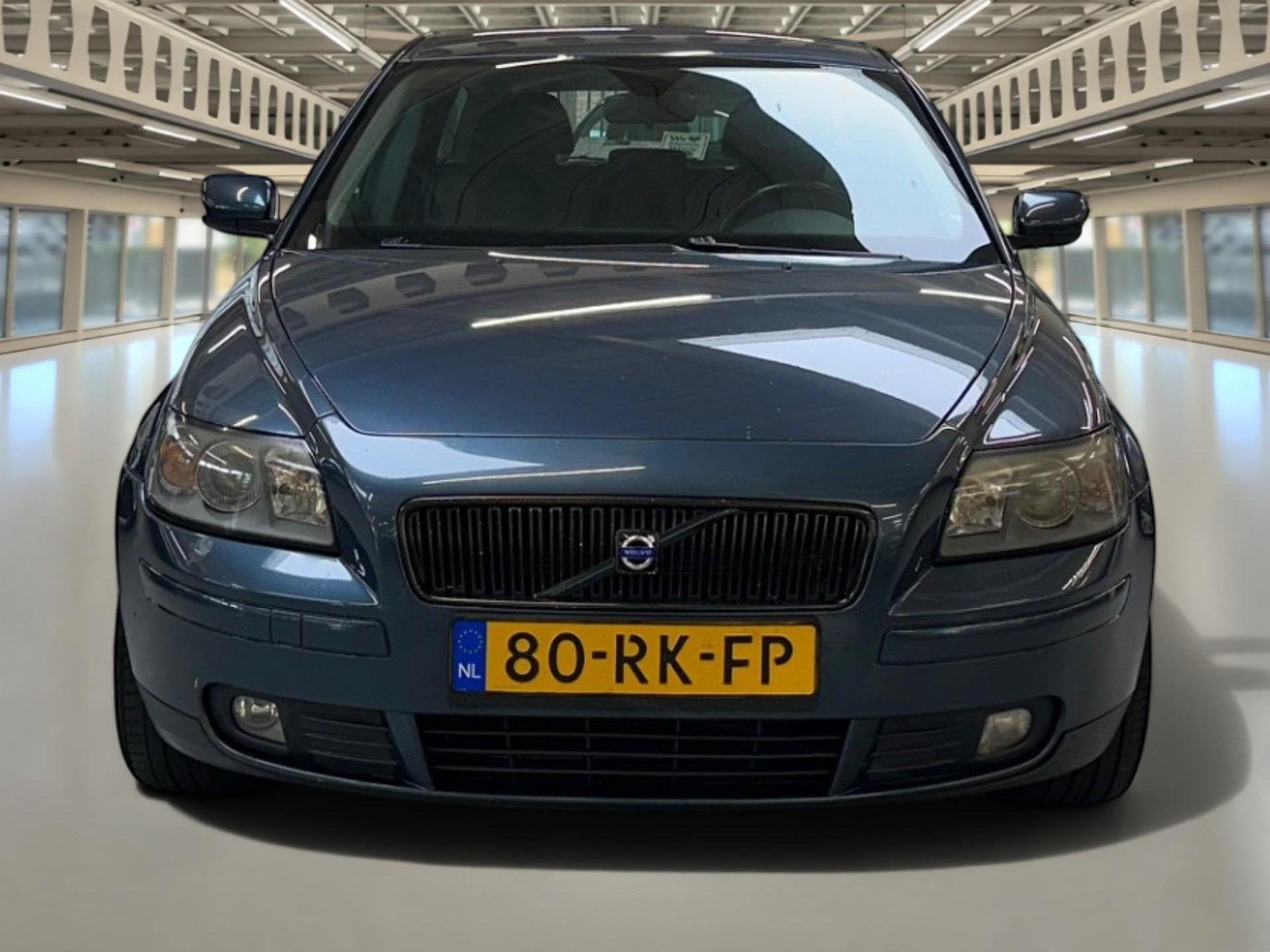 Volvo V50 2.4 Momentum Trekhaak, carkit..., Auto's, Stof, Gebruikt, Zwart, 700 kg
