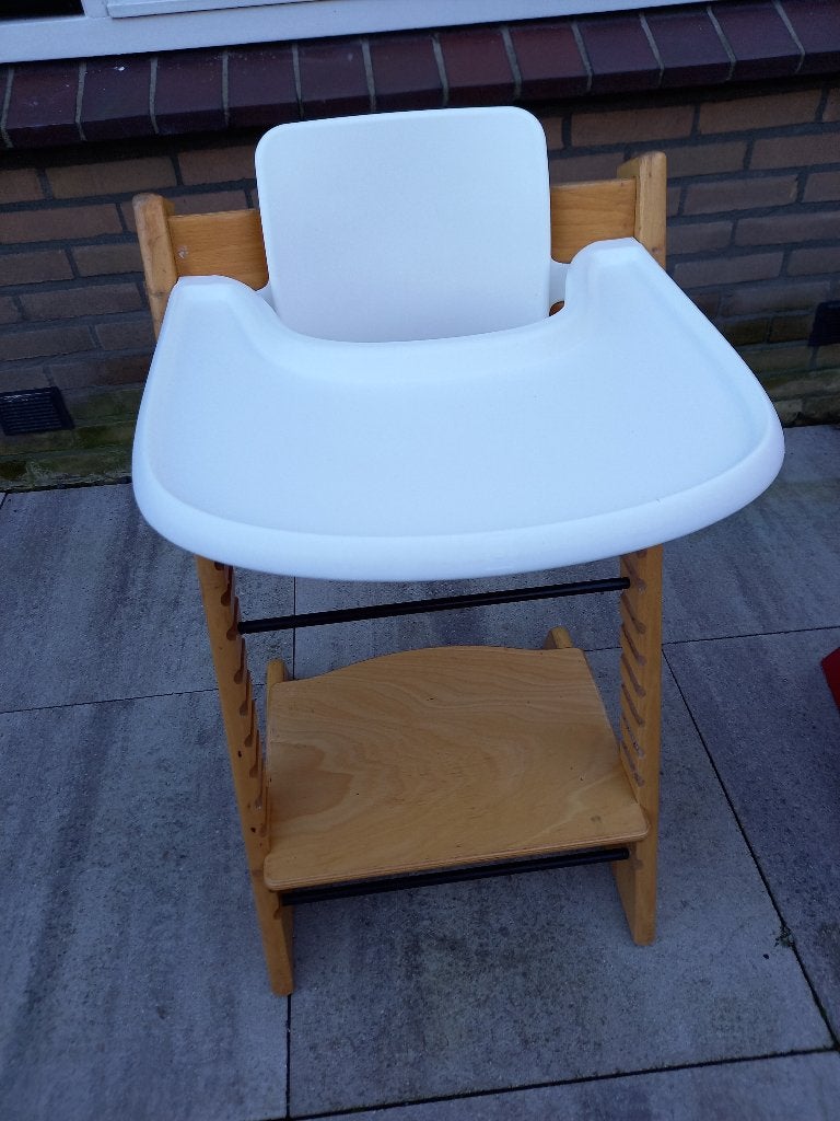 Stokke Tripp Trapp kinderstoel, met tafelblad en babyset, Ophalen, Gebruikt, Meegroeistoel, Afneembaar eetblad