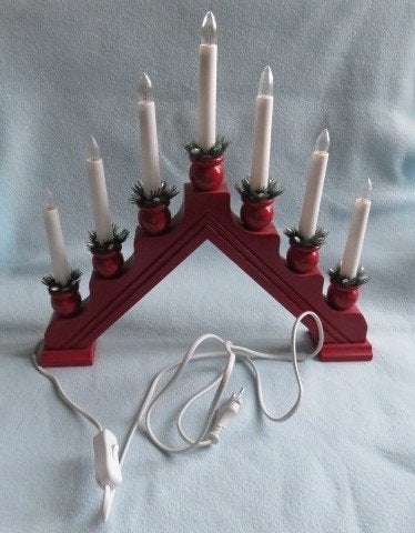 Vintage Zweedse houten adventsljusstake rood kerstkandelaar, Diversen, Kerst, Ophalen of Verzenden, Zo goed als nieuw