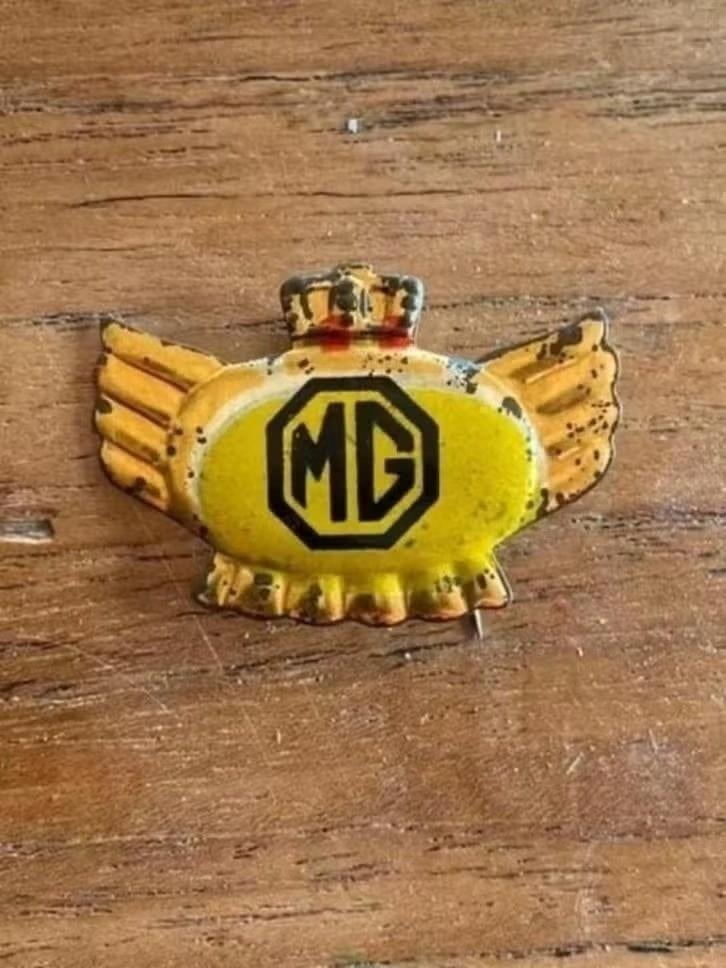 Speldje MG. ( Morris Garages) - jaren 50, Ophalen of Verzenden, Gebruikt, Transport, Speldje of Pin