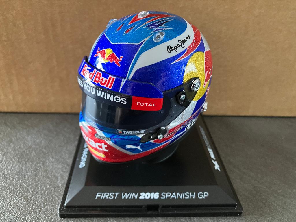 ✅ Max Verstappen 1:4 helm 2016 Spain First Win Red Bull RB12, Verzamelen, Automerken, Motoren en Formule 1, Nieuw, Formule 1, Ophalen of Verzenden