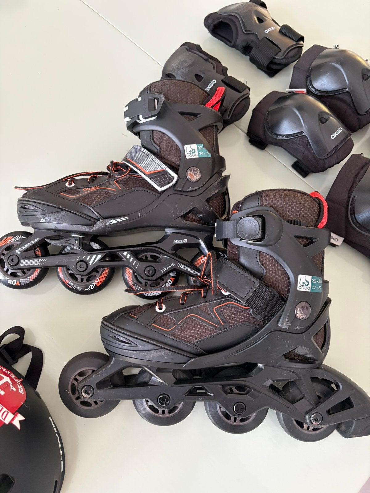 Oxelo/Decathlon skeelers met beschermset mt 32-35, Ophalen of Verzenden, Gebruikt, Kinderen