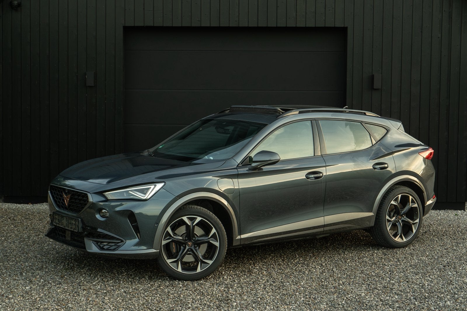 Cupra Formentor VZ 245pk hybride 2023 Pano Matrix Trekhaak, Auto's, Cupra, 4 cilinders, Formentor, Leder en Stof, 245 pk