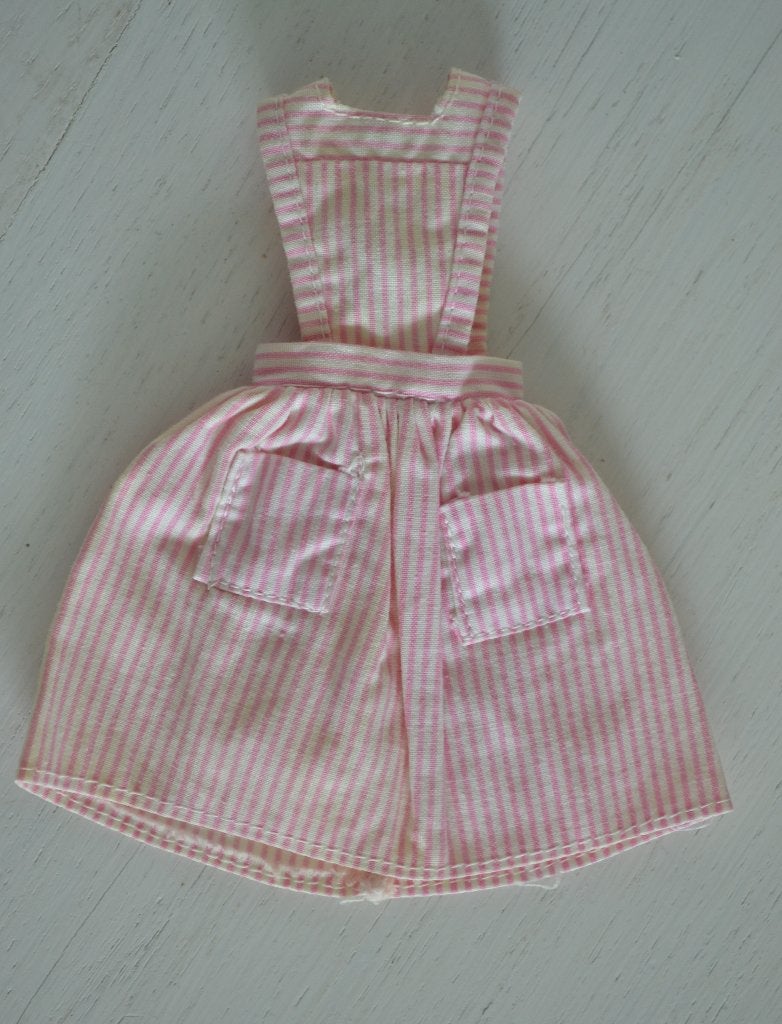 Barbie Vintage roze-wit gestreept jurkje (Mattel, jaren 70), Ophalen of Verzenden, Zo goed als nieuw, Pop