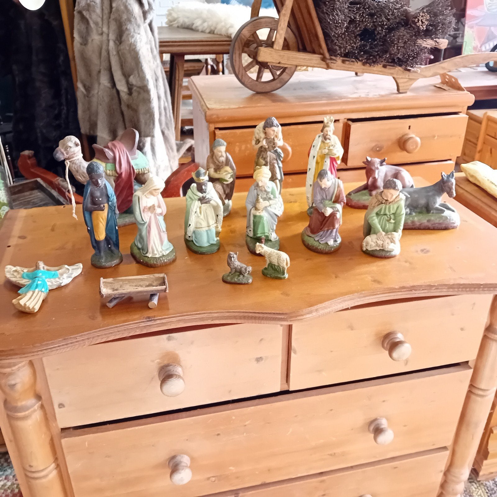 Antieke Kerststal Beeldjes Set - Compleet en Handgeschilderd, Diversen, Kerst, Verzenden