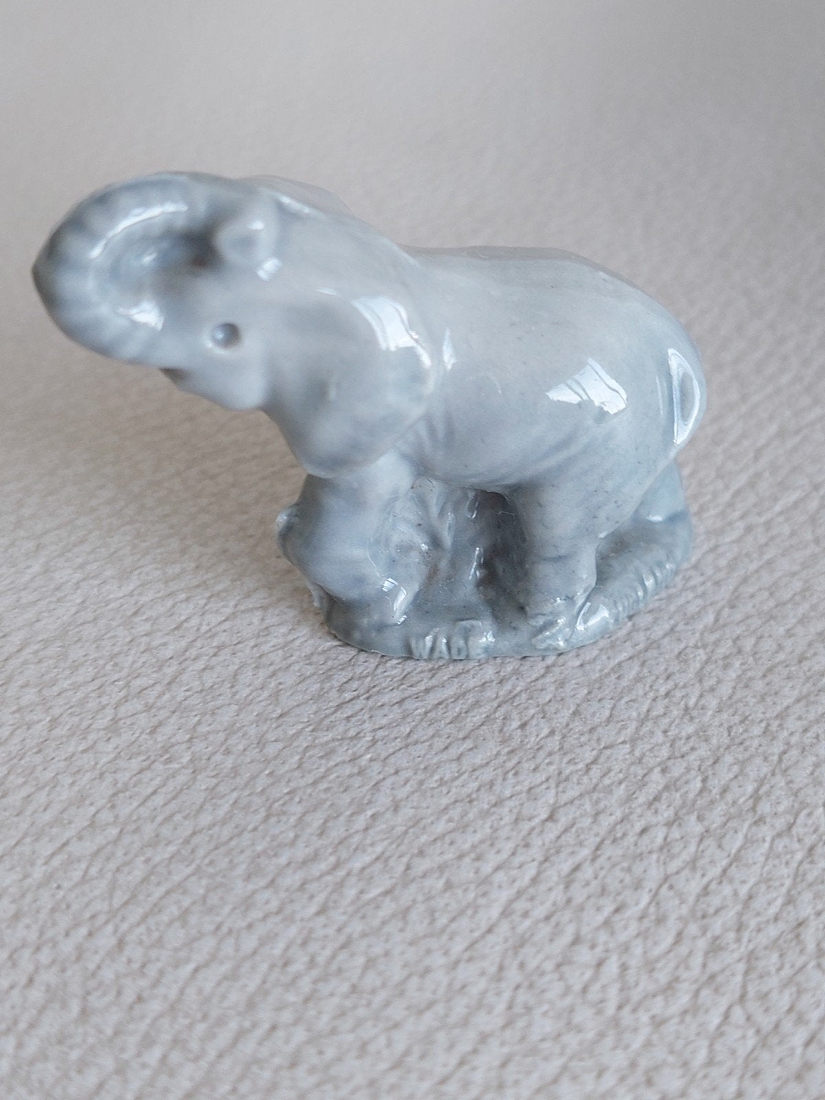 Beeldje van een olifant Wade, Verzamelen, Beelden en Beeldjes, Verzenden, Zo goed als nieuw, Dier