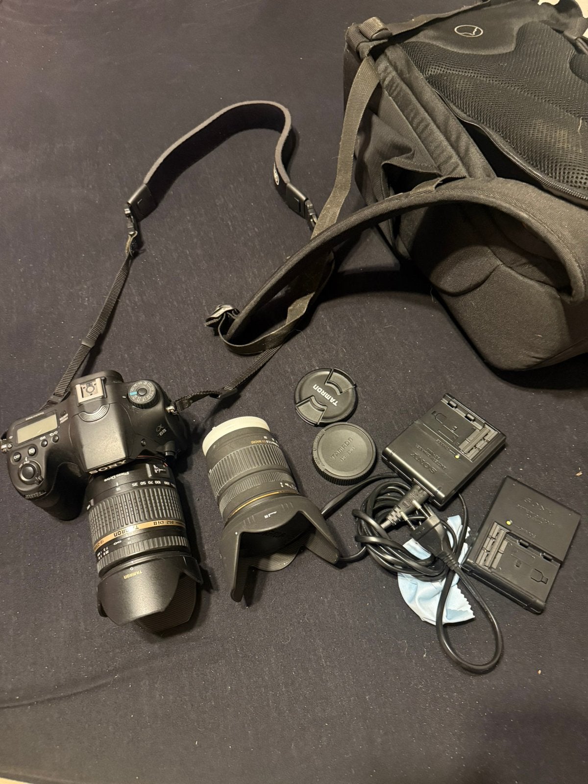 Sony A-68 met toebehoren, Ophalen of Verzenden, Zo goed als nieuw, 20x of meer