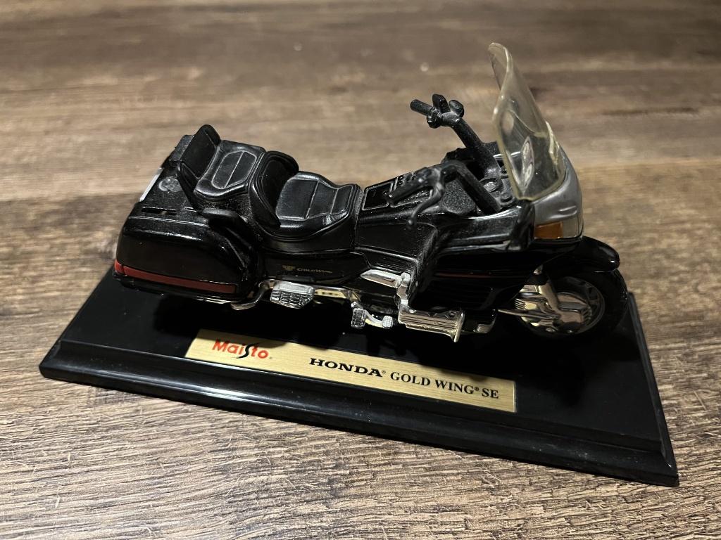 Maisto Honda Gold Wing SE schaal 1:18, Ophalen of Verzenden, Zo goed als nieuw, Motor