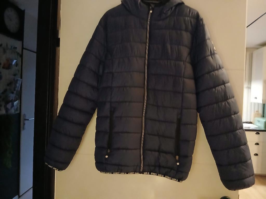 nieuw Donkerblauwe tussenjas maat 182, Ophalen of Verzenden, Nieuw, Jongen, Jas