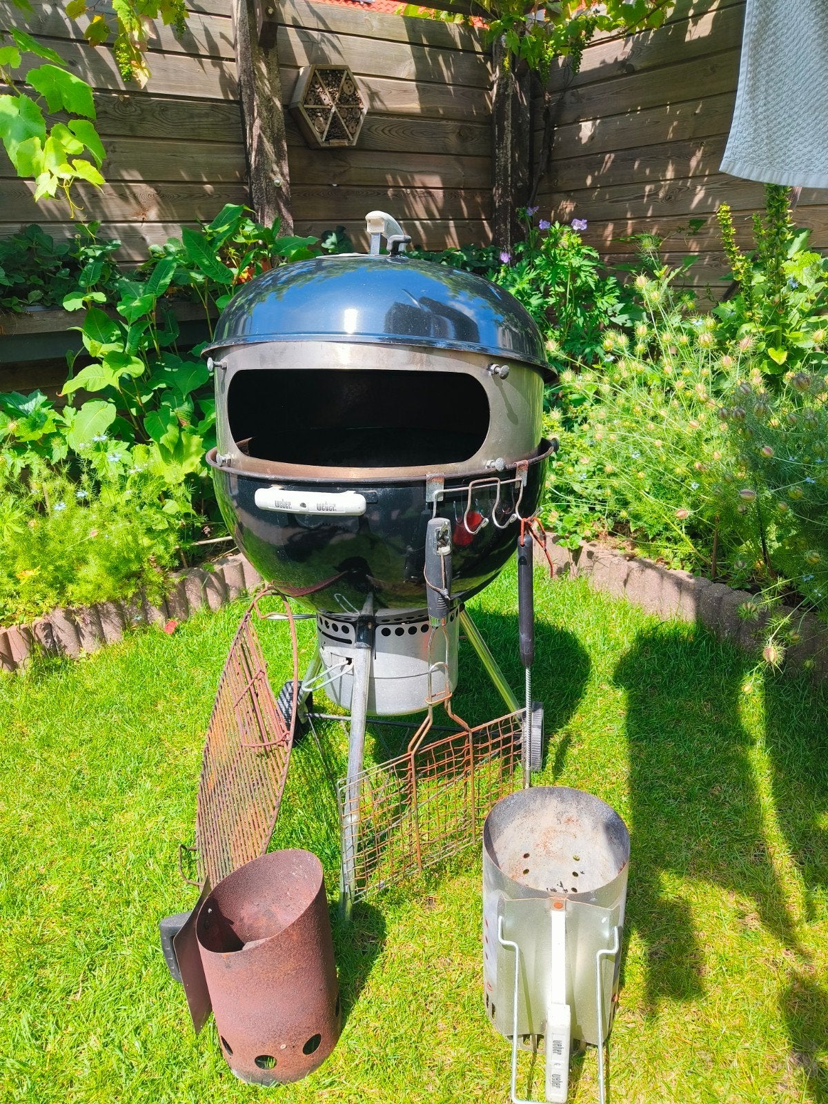 Weber Pro 53 cm diameter BBQ met accessoires, Ophalen, Gebruikt, Weber