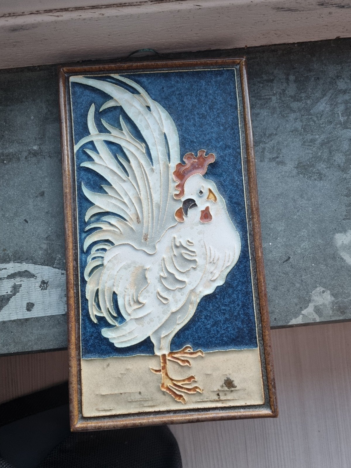 Prachtige Cloisonné Tegel 'Haan', Antiek en Kunst, Antiek | Wandborden en Tegels, Ophalen