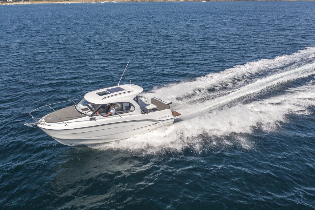 Beneteau Antares 8 | 250PK Honda | Weekender (bj 2026), Watersport en Boten, Nieuw, Polyester, Overige brandstoffen