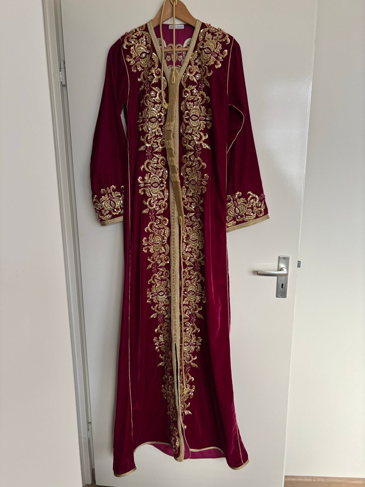 Prachtige Marokkaanse Kaftan Marwa Magenta - Maat S, Overige typen, Ophalen of Verzenden, Zo goed als nieuw, Roze