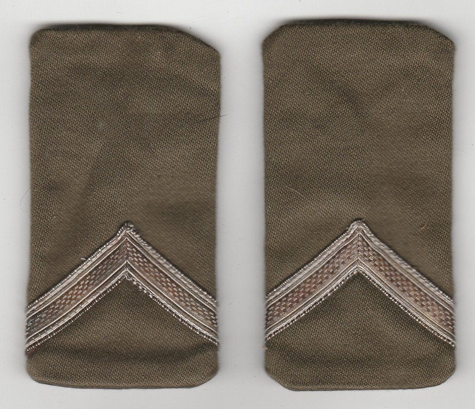 set rangen epauletten Sergeant (B15) - Cavalerie / Mil Admin, Verzenden, Landmacht, Nederland, Embleem of Badge