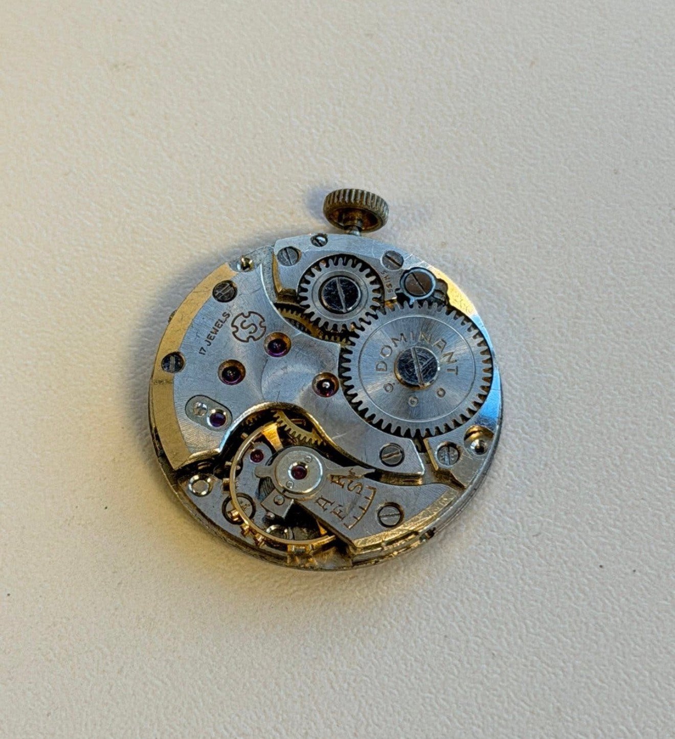 Dominant 17 Jewels handopwind uurwerk kaliber 186 Zwitsers, Antiek en Kunst, Ophalen of Verzenden